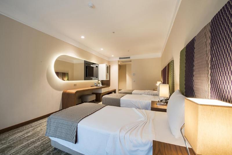 Ramada By Wyndham Gemli̇K Hotel Gemlik Exterior photo
