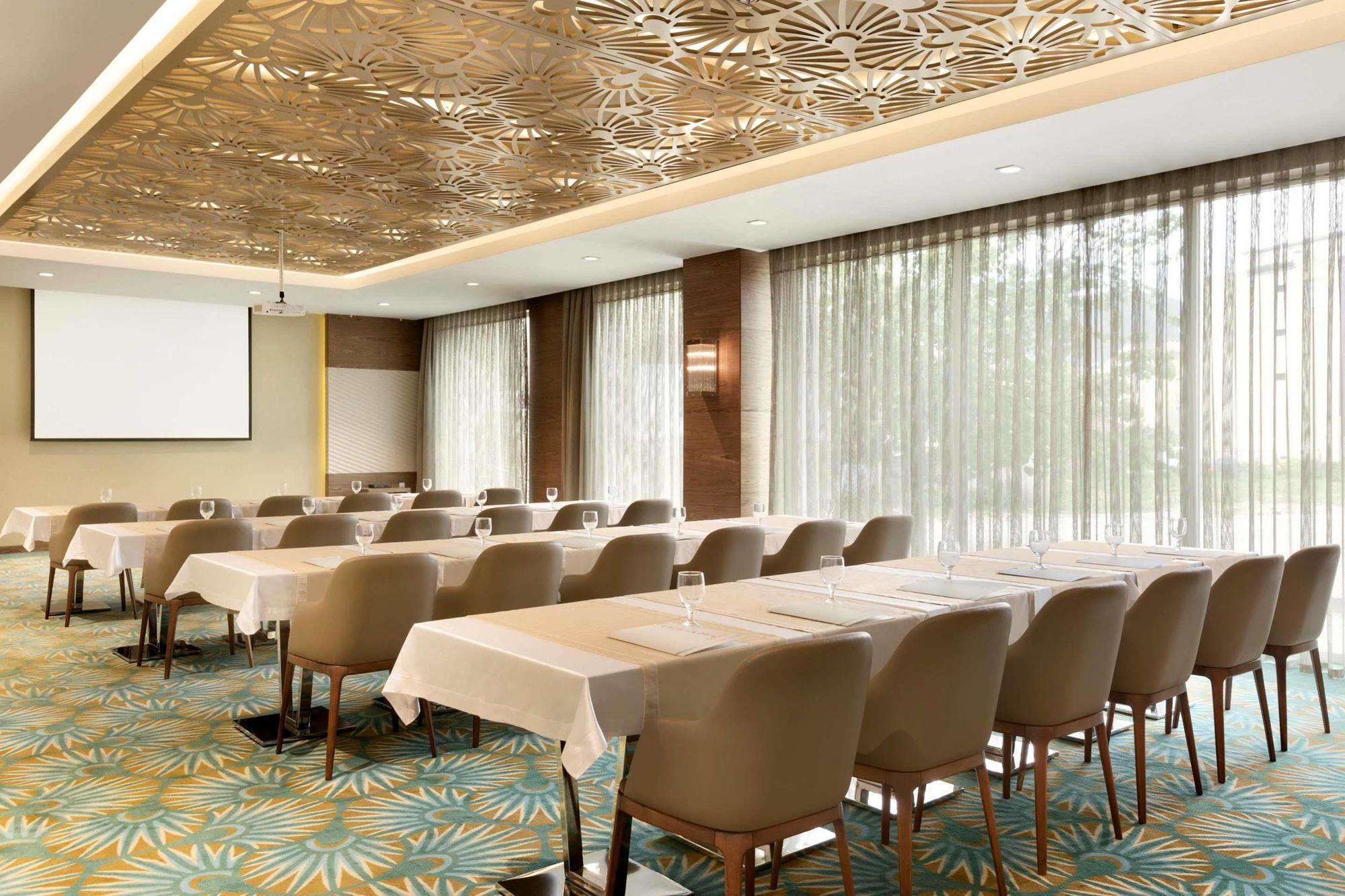Ramada By Wyndham Gemli̇K Hotel Gemlik Exterior photo